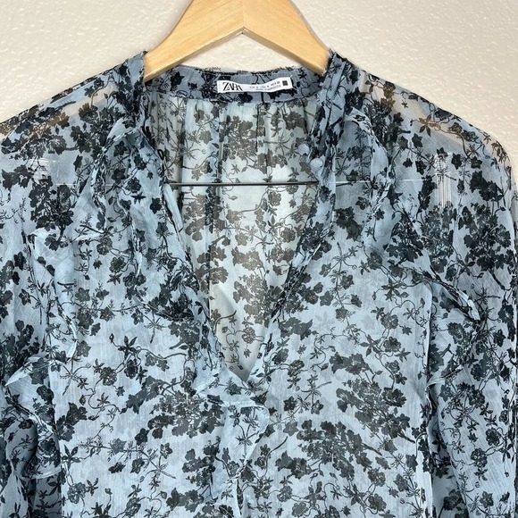 Zara Blouse Sheer Blue Floral Ruffle‎ Button Neck Women’s Size Small - Picture 4 of 9